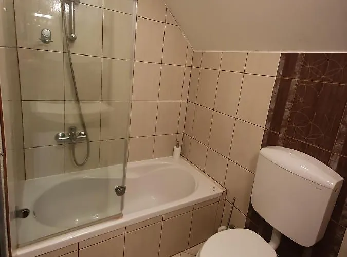 Pocitniska Hisa Grube Z Wellnesom 別荘